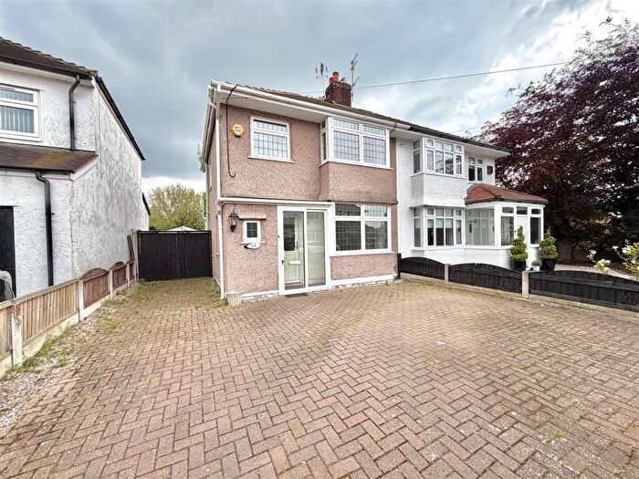 3 Bedroom Semi-Detached House To Rent In Cortsway, Wirral, CH49