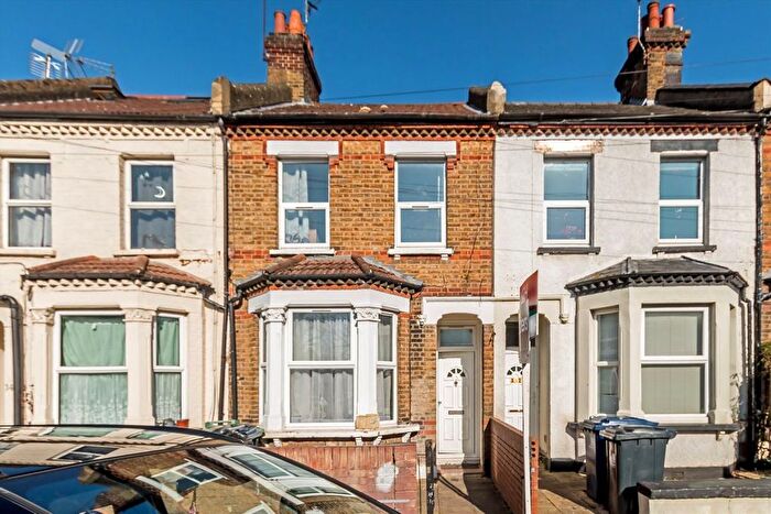 3 Bedroom Terraced House To Rent In Felix Road, London, W13
