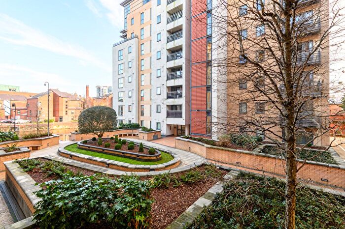 2 Bedroom Flat To Rent In Bowman Lane, Hunslet, Leeds, LS10