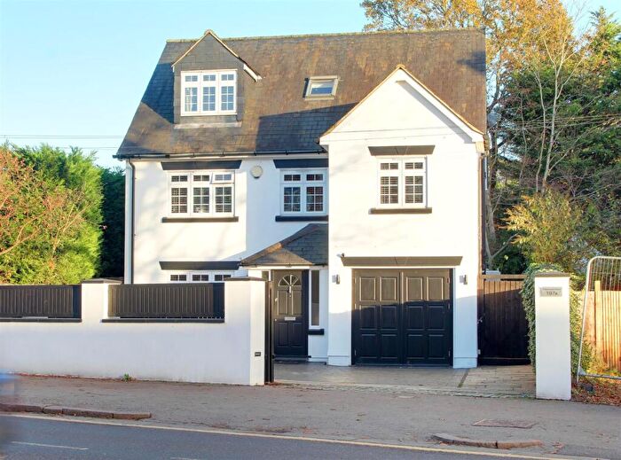 6 Bedroom Detached House For Sale In Darkes Lane, Potters Bar, EN6