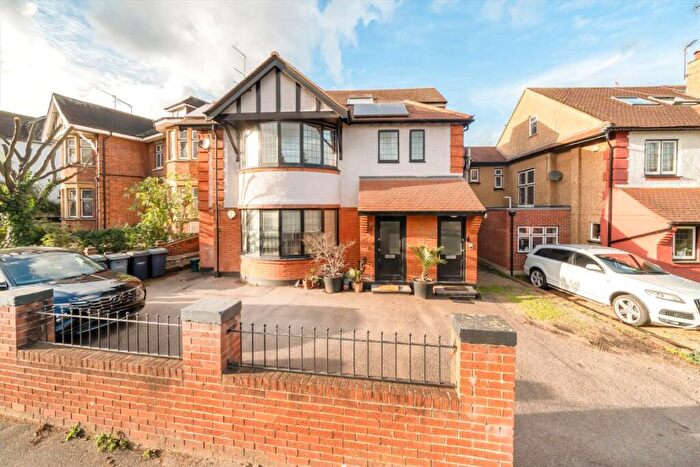 4 Bedroom Flat For Sale In Albert Road, London, N22