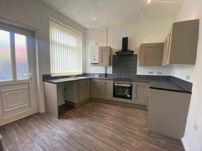 3 Bedroom End Of Terrace House To Rent In Manchester Road, Shaw, OL2