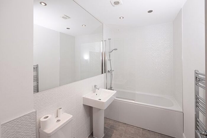 4 Bedroom Semi-Detached House To Rent In Tennyson Avenue, Lindley, Huddersfield, HD3
