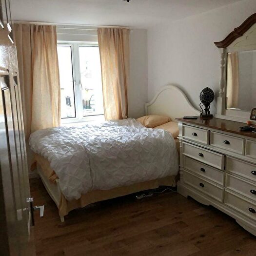 1 Bedroom Flat To Rent In Cann Hall Road, London, E11