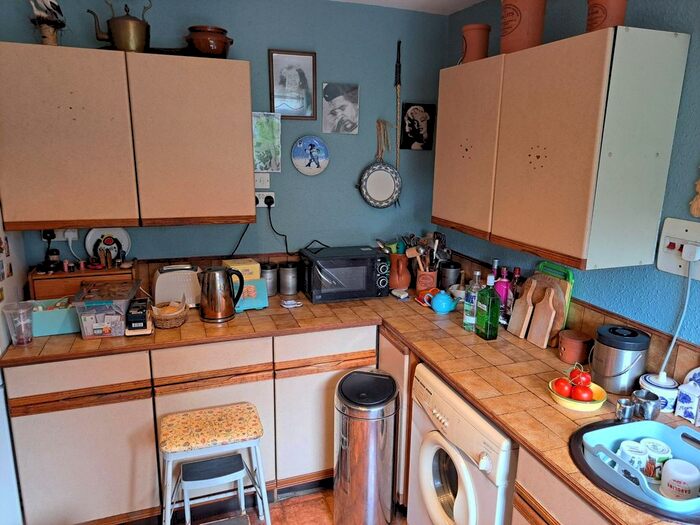 2 Bedroom Flat For Sale In Kenelm Road, Sutton Coldfield, B73