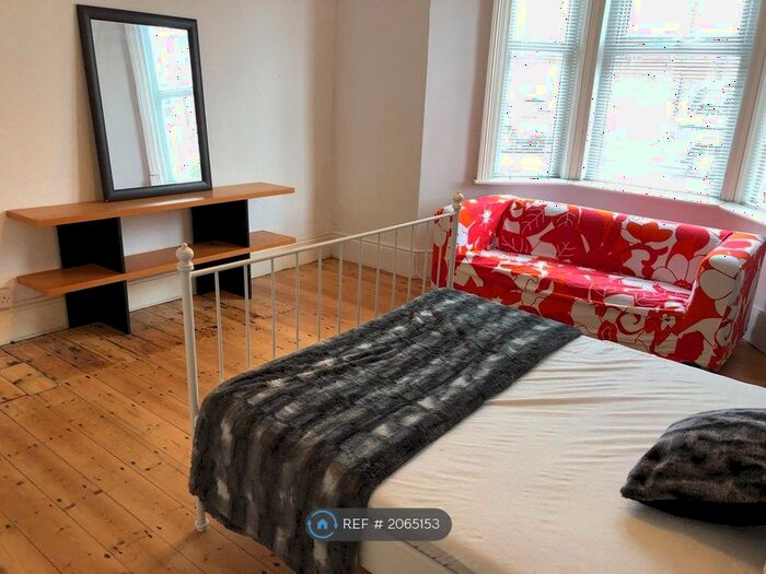 2 Bedroom Flat To Rent In Forsyth Road, Newcastle Upon Tyne, NE2