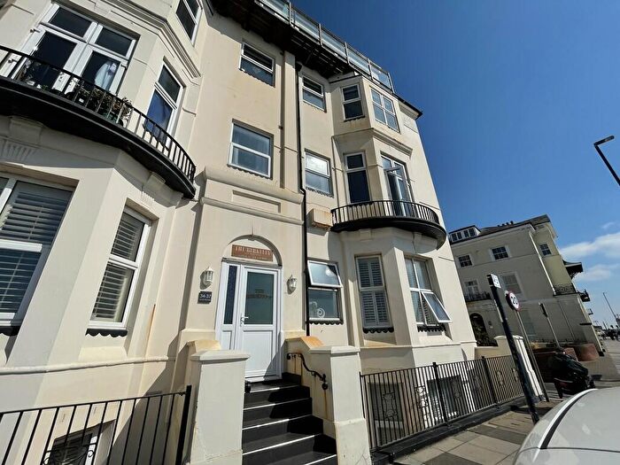 2 Bedroom Apartment To Rent In South Parade, Southsea, PO4