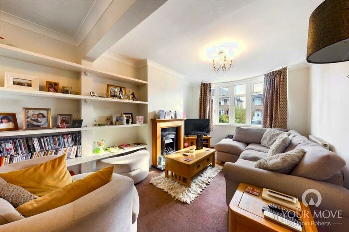 3 Bedroom Semi-Detached House To Rent In Beverley Road, Kettering, NN15