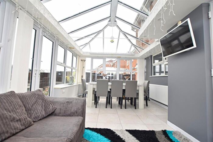 4 Bedroom Detached House For Sale In Oakway, Middleton, Manchester, M24