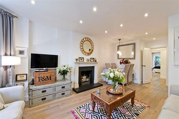2 Bedroom Flat To Rent In St. Charles Square, W10
