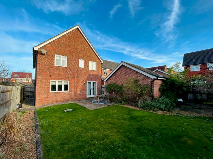 4 Bedroom Detached House To Rent In Watercress Way, Broughton, MK10