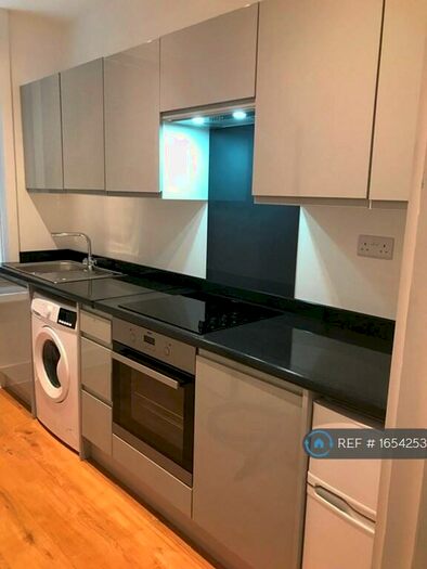 Studio To Rent In Barking Road, London, E6