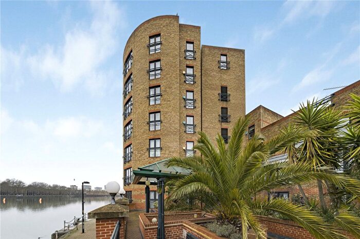 2 Bedroom Flat For Sale In Russell Place, London, SE16