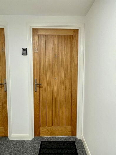 1 Bedroom Flat To Rent In Hallfield Road, York, YO31