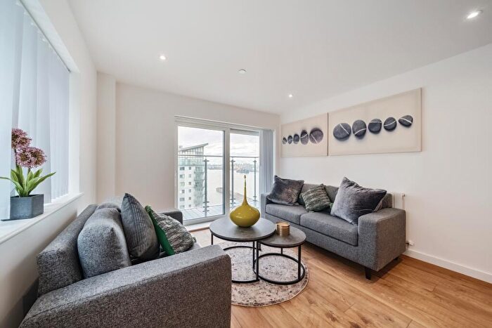 2 Bedroom Flat To Rent In Mast Quay London, SE18