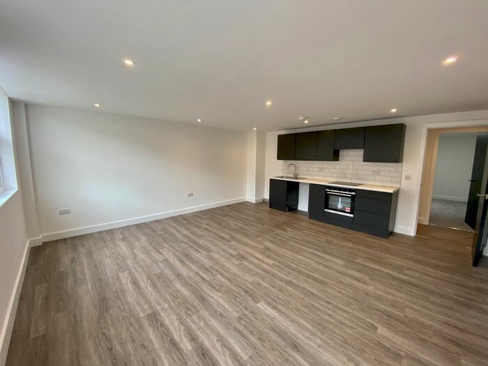 2 Bedroom Flat To Rent In Great Underbank, Stockport, SK1