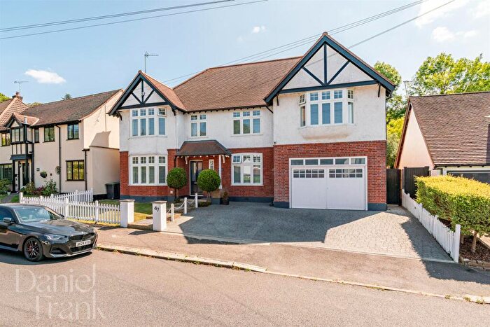 5 Bedroom Detached House For Sale In The Uplands, Loughton, IG10
