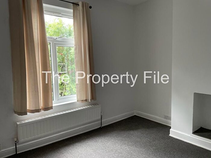 4 Bedroom Terraced House To Rent In Berkeley Avenue, Manchester, M14
