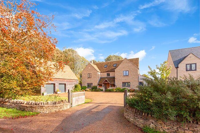 5 Bedroom Detached House For Sale In Akeman Street, Witney, OX29