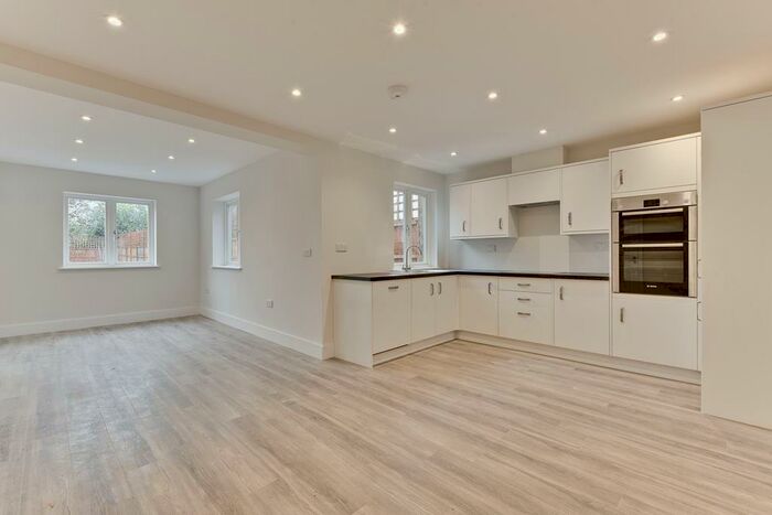 5 Bedroom Semi-Detached House To Rent In Northfield Road, Cobham, KT11