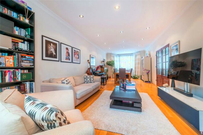 5 Bedroom Semi-Detached House To Rent In Beechcroft Avenue, Golders Green, London, NW11