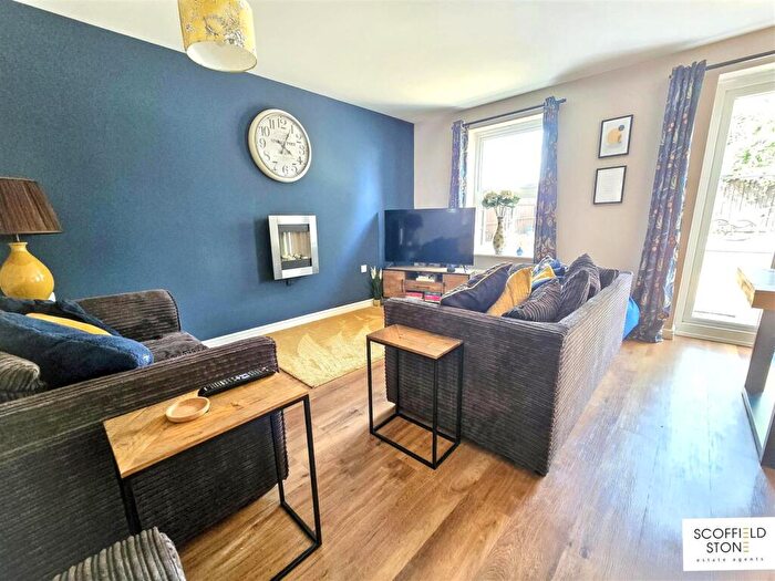 3 Bedroom Semi Detached House For Sale In Thames Way, DE65