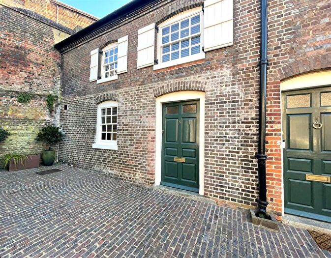 2 Bedroom Terraced House To Rent In College Road, The Historic Dockyard, Chatham, ME4