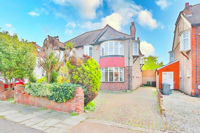 4 Bedroom Semi-Detached House To Rent In Buxton Drive, New Malden, KT3