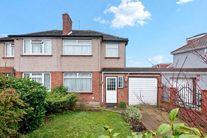 3 Bedroom Semi Detached House For Sale In Seaton Road, Hayes, Greater London, UB3