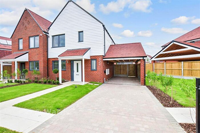 3 Bedroom Semi-Detached House For Sale In Barley Drive, Grasmere Gardens (Phase ), Chestfield, Whitstable, Kent, CT5