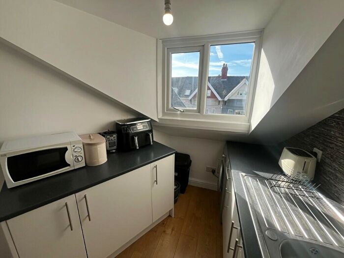 1 Bedroom Flat For Sale In Esplanade Avenue, Porthcawl, Bridgend (County Of), CF36