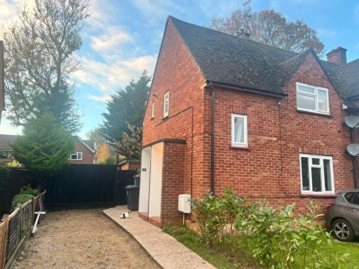 2 Bedroom Flat To Rent In Blackhorse Close, Amersham, HP6