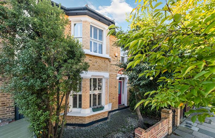4 Bedroom Semi Detached House For Sale In Taunton Road, London, SE12