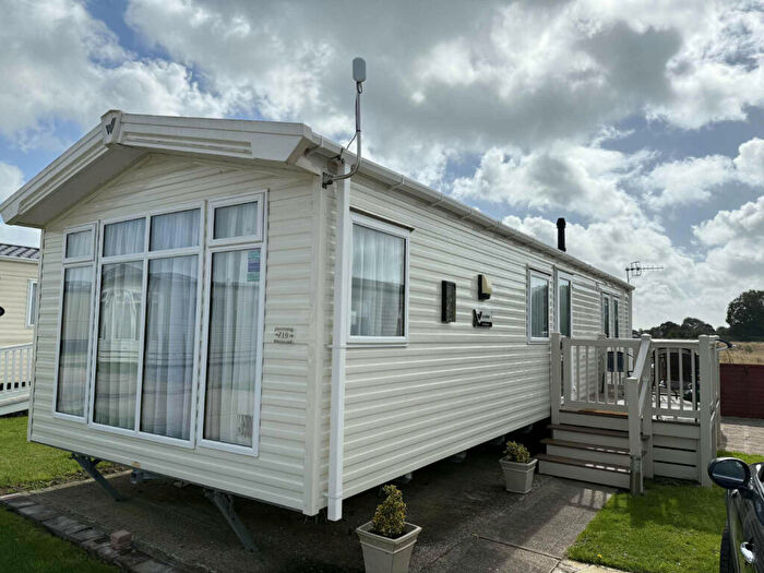 2 Bedroom Park Home For Sale In West Hayling, PO11