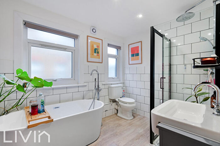 3 Bedroom Flat For Sale In Vincent Road, Croydon, CR0