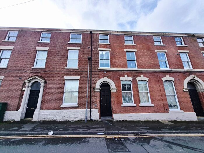 2 Bedroom Flat To Rent In Princes Street, Blackburn, BB2