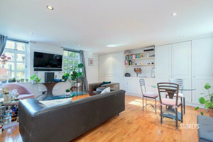 2 Bedroom Apartment To Rent In Topham Street, Clerkenwell, London, EC1R