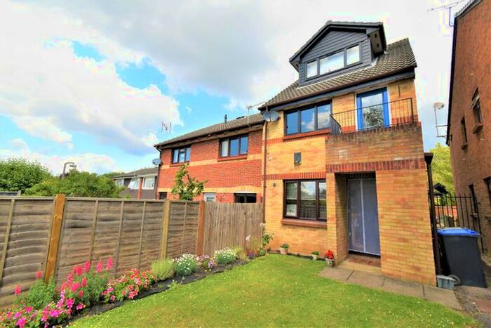 1 Bedroom Flat To Rent In Maypole Road, Taplow, Maidenhead SL6