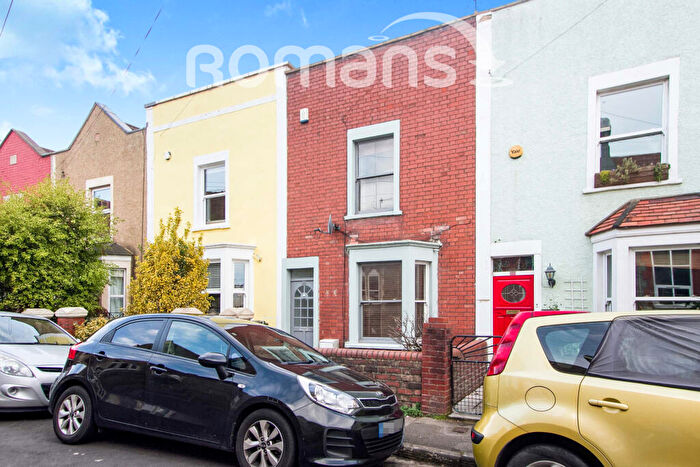 2 Bedroom Link Detached House To Rent In Arnos Street, Bristol, BS4