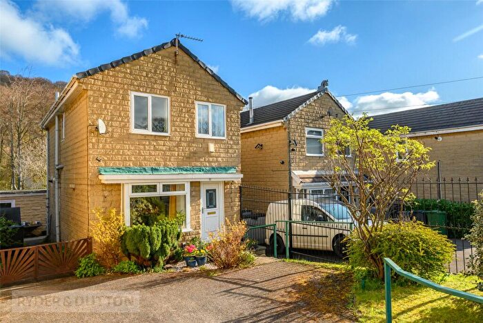 3 Bedroom Detached House For Sale In Norwood Road, Birkby, Huddersfield, HD2