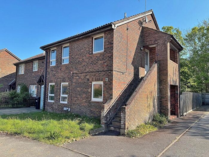 1 Bedroom Flat To Rent In Marram Close, Lymington, Hampshire., SO41