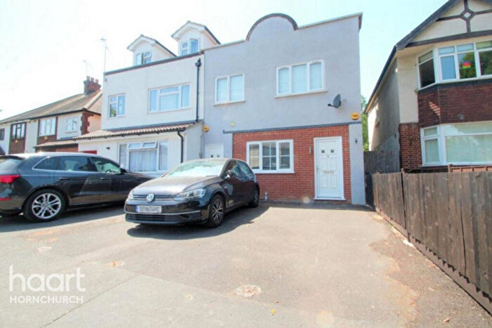 1 Bedroom Maisonette To Rent In Avenue Road, Romford, RM3