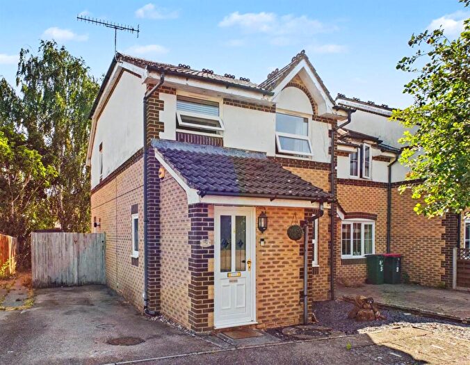 3 Bedroom End Of Terrace House For Sale In Goddard Close, Maidenbower, RH10
