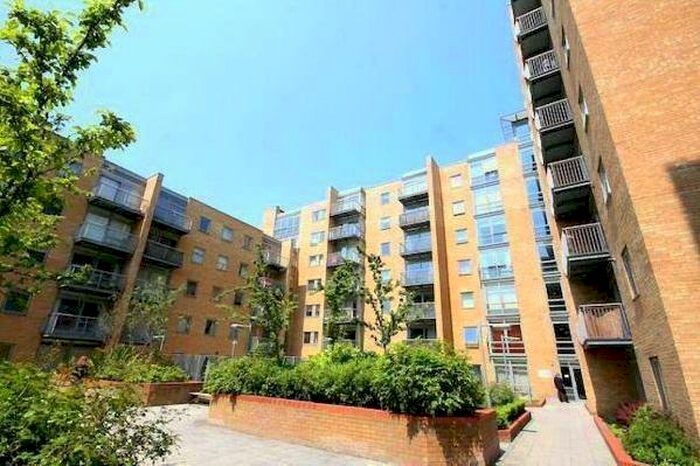1 Bedroom Flat To Rent In Moore House, Canary Central, Canary Wharf, London, E14