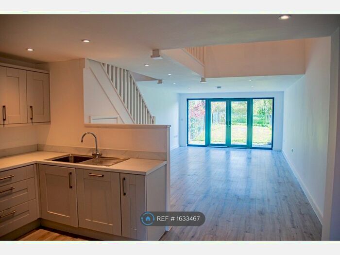 2 Bedroom Terraced House To Rent In The Dutch Barn, Barwick, SG11