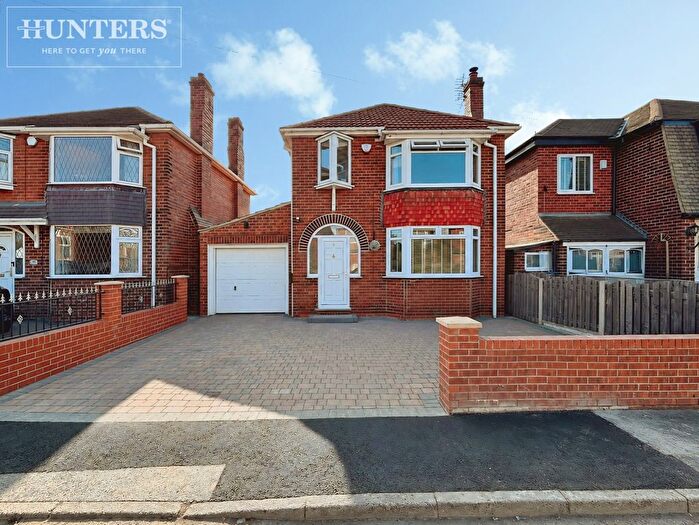 3 Bedroom Detached House For Sale In Brownroyd Avenue, Barnsley, South Yorkshire, S71
