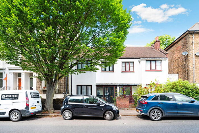 3 Bedroom Terraced House For Sale In Shardeloes Road, SE14