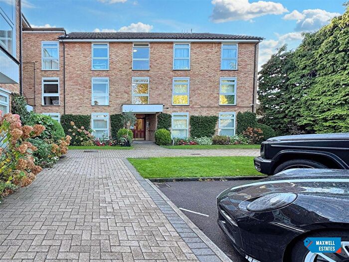 2 Bedroom Flat For Sale In Page Street, London, NW7