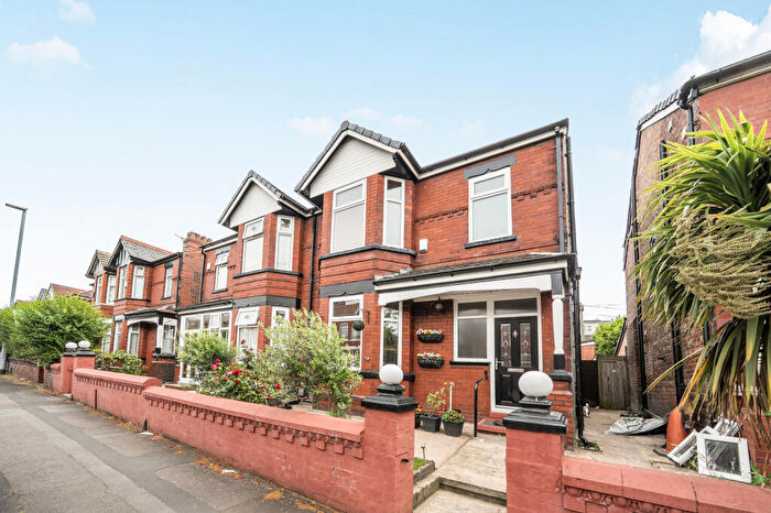 4 Bedroom Semi-Detached House To Rent In Clitheroe Road, Manchester, M13