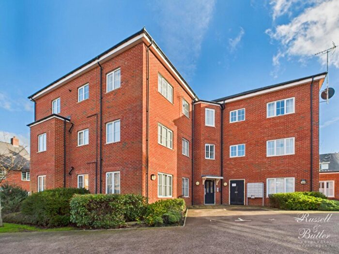 2 Bedroom Apartment To Rent In Tenor Close, Buckingham, MK18